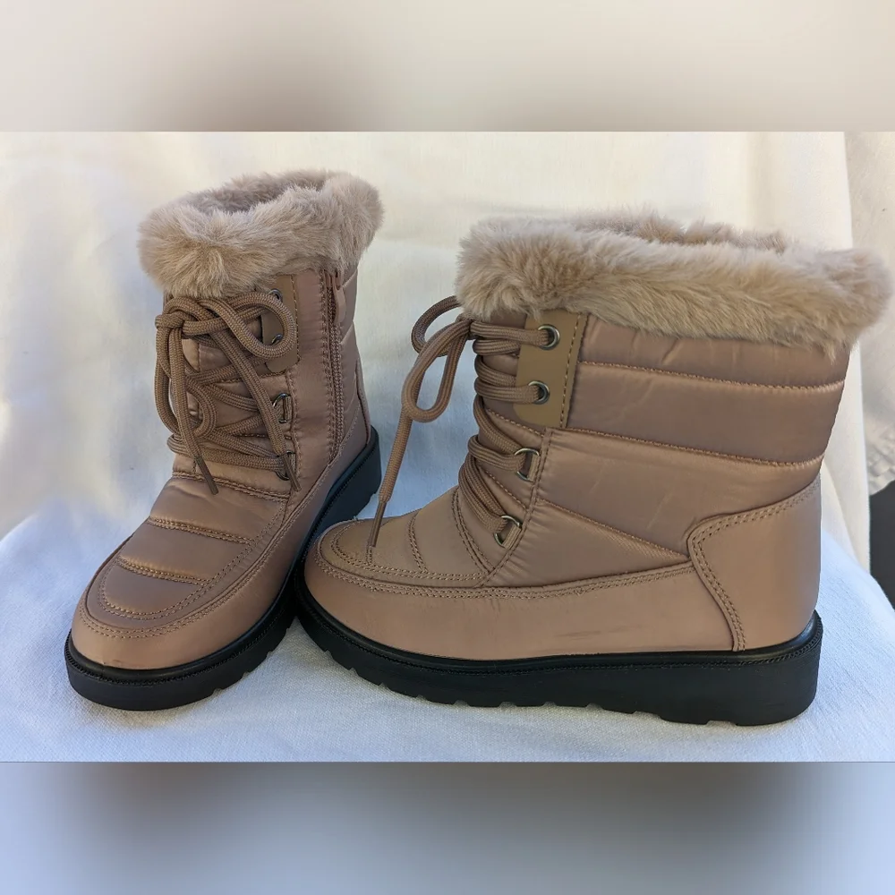 Girls Quilted Ankle Boots With Fluffy Lace Nylon Lining Size 1